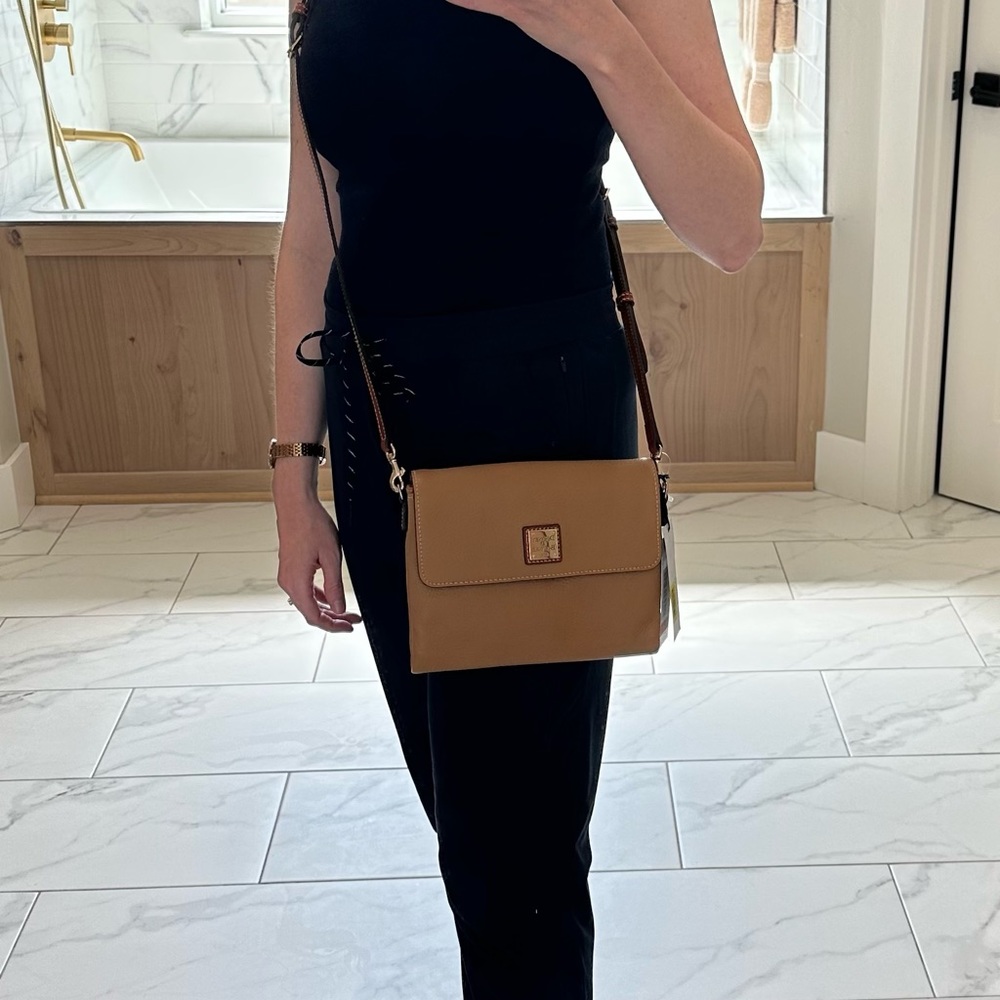 NWT Dooney and Bourke crossbody bag
